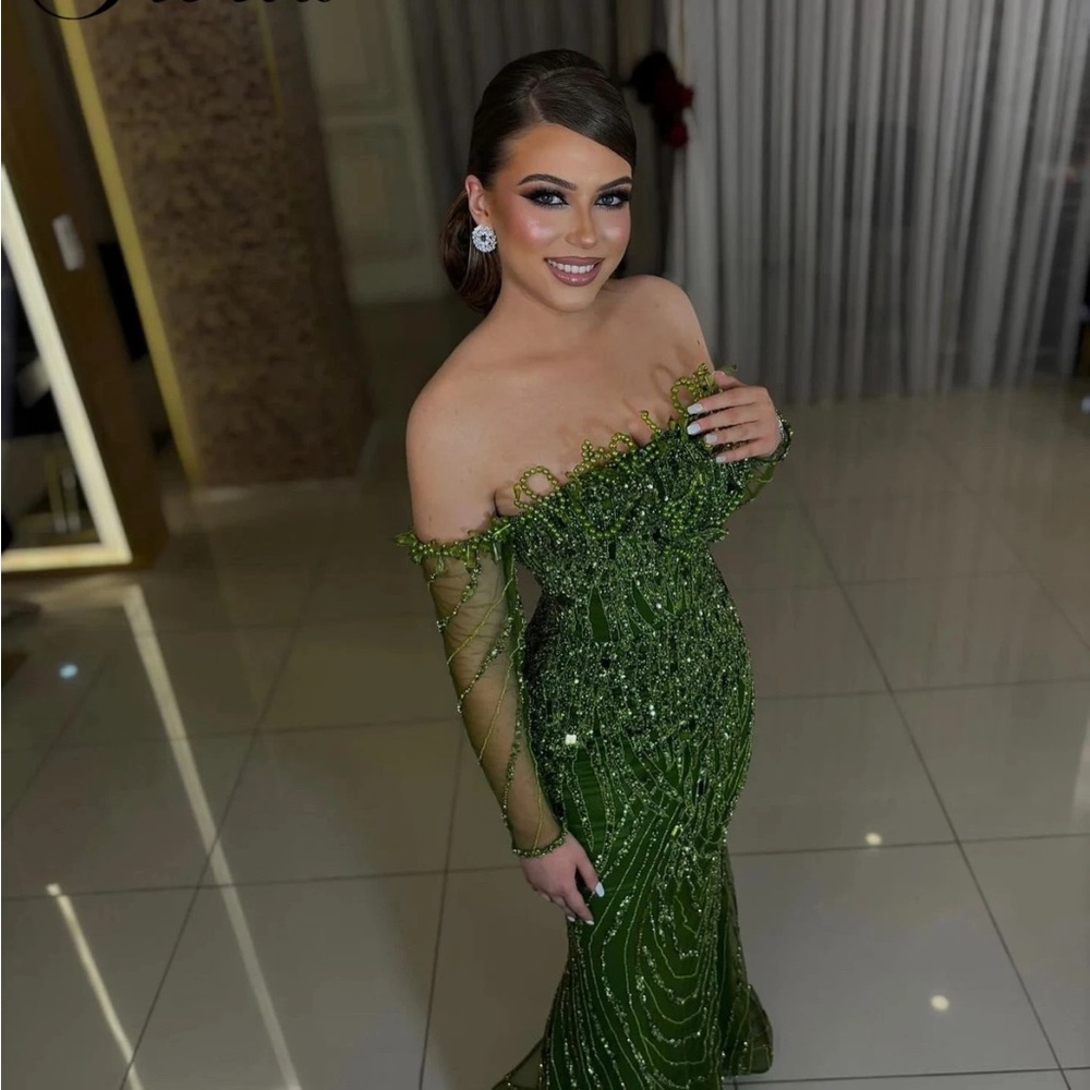 Elegant Green Off-Shoulder Dress Prom Gala